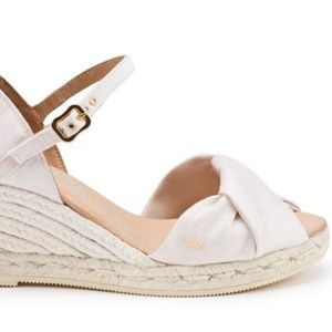 Viscata Barcelona Ivory silk wedges